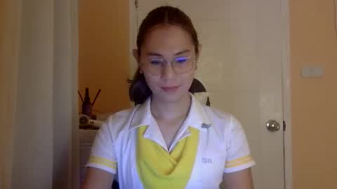 Snapshot of chelly4u69 chatting on December 2025 04:19:01 AM chelly4u69 online show from December 2025 04:19:01 AM