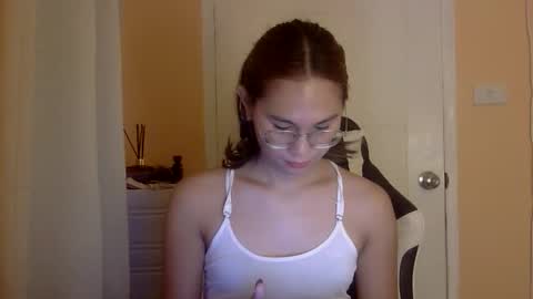 Snapshot of chelly4u69 chatting on December 2025 11:40:02 AM chelly4u69 online show from December 2025 11:40:02 AM