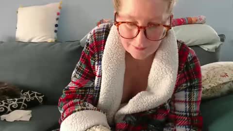 Snapshot of chelseasentra1 chatting on December 2024 06:38:02 PM Chelsea online show from December 2024 06:38:02 PM