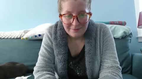 Snapshot of chelseasentra1 chatting on February 2025 04:31:01 PM Chelsea online show from February 2025 04:31:01 PM