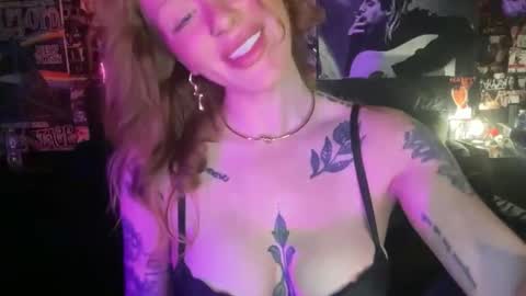 Snapshot of cherriesinchains chatting on November 2025 04:58:02 AM Cherry online show from November 2025 04:58:02 AM