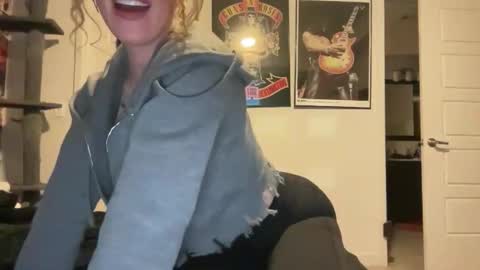 Snapshot of cherriesinchains chatting on March 2026 12:16:01 AM Cherry online show from March 2026 12:16:01 AM