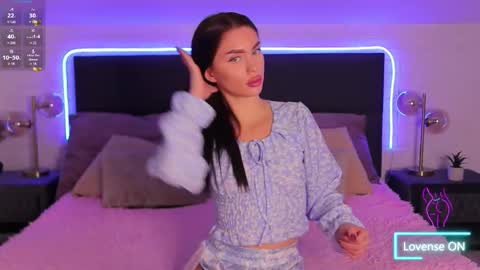 Cherry  Kiss online show from September 2025 07:04:02 PM