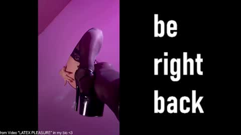 Vanessa Ray  STREAMING TIME everyday of the week  -  German time. except Saturday online show from February 2025 01:06:01 PM