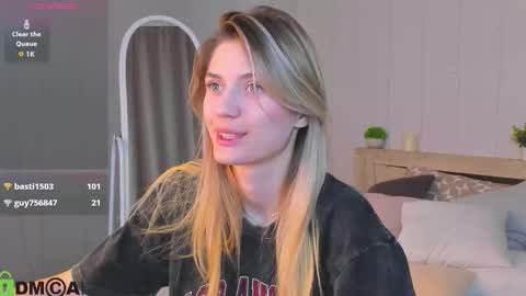 cherry_pr1ce online show from November 2025 12:00:01 AM