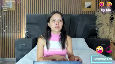 Snapshot of cherrybombs_ chatting on December 2025 01:40:02 PM Cherry online show from December 2025 01:40:02 PM