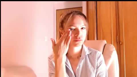 Snapshot of cherrycoloured chatting on November 2025 12:16:02 PM Anna online show from November 2025 12:16:02 PM