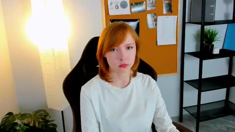 cherrycrushlove online show from May 2026 06:52:01 AM