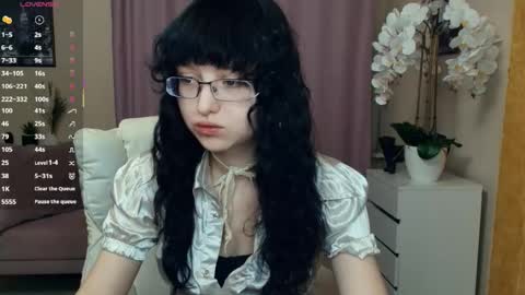 Isabel online show from May 2026 07:52:02 PM