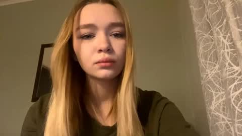 Snapshot of cherryleija chatting on December 2025 01:34:02 AM Lei online show from December 2025 01:34:02 AM