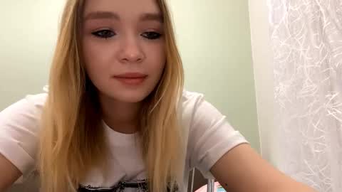 Snapshot of cherryleija chatting on December 2025 01:58:02 AM Lei online show from December 2025 01:58:02 AM