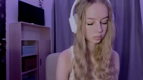 Snapshot of cherryrush951544 chatting on October 2025 04:05:02 AM Evie online show from October 2025 04:05:02 AM