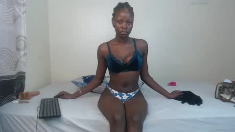 Snapshot of chessybee chatting on January 2026 08:34:01 PM chessybee online show from January 2026 08:34:01 PM