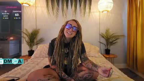 Snapshot of cheviblue chatting on September 2025 01:13:01 PM Chevi Blue online show from September 2025 01:13:01 PM