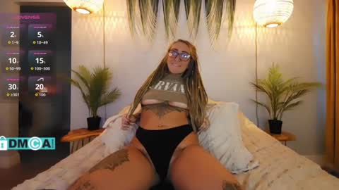 Snapshot of cheviblue chatting on September 2025 01:27:02 PM Chevi Blue online show from September 2025 01:27:02 PM