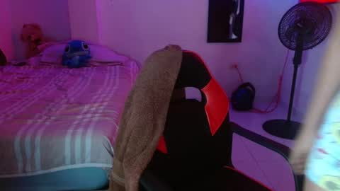 Snapshot of chiara_20 chatting on February 2026 02:04:01 AM Airam online show from February 2026 02:04:01 AM