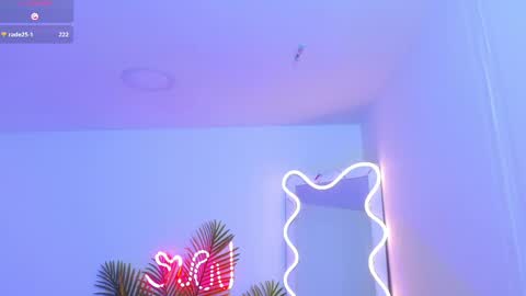 Snapshot of chiara_tay chatting on March 2025 10:13:02 PM Chiara online show from March 2025 10:13:02 PM