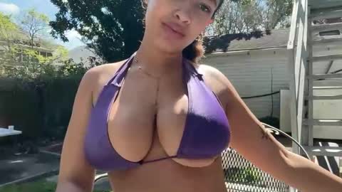 Snapshot of chiaraluxe chatting on March 2026 07:10:02 PM Chiara Luxe online show from March 2026 07:10:02 PM