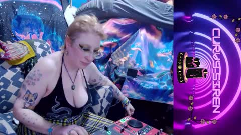 Snapshot of chiaroscurosiren chatting on February 2026 07:34:01 AM CurvySiren online show from February 2026 07:34:01 AM