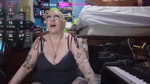 Snapshot of chiaroscurosiren chatting on July 2026 06:38:02 AM CurvySiren online show from July 2026 06:38:02 AM