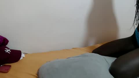 chichie_ online show from May 2026 09:25:02 AM
