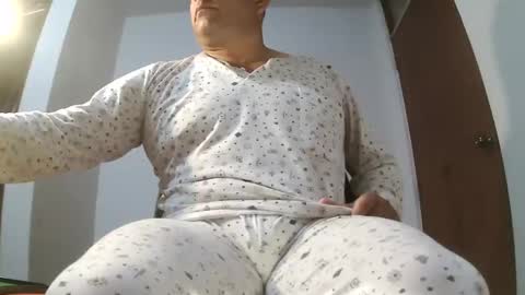 Snapshot of chicoguapo8 chatting on November 2025 12:07:01 PM jorge online show from November 2025 12:07:01 PM