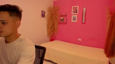 Snapshot of chicos_sexy chatting on November 2025 06:21:01 PM chicos_sexy online show from November 2025 06:21:01 PM