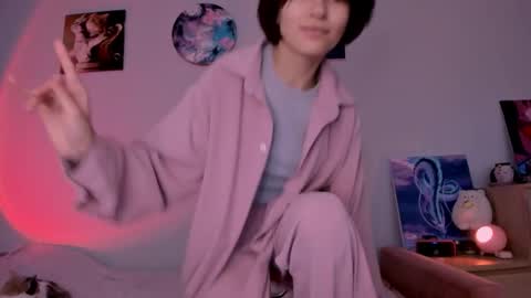 Vivian online show from October 2025 01:07:01 PM