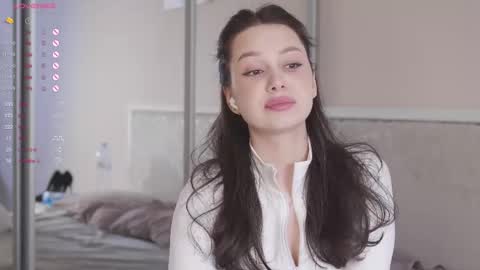 Nicole online show from April 2026 05:23:01 AM