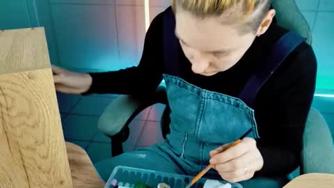 Bella online show from November 2025 09:19:02 AM