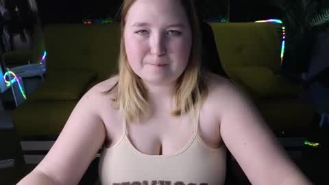 Snapshot of chimberwol chatting on March 2025 04:21:01 AM Chim-Chim online show from March 2025 04:21:01 AM