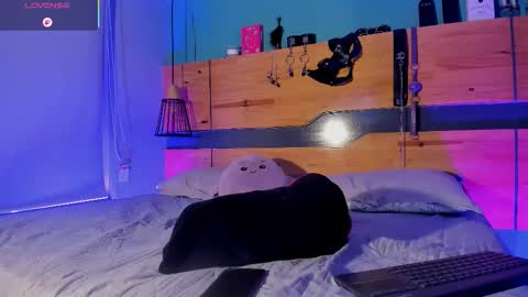 Chloeallennn  online show from March 2026 12:10:01 PM