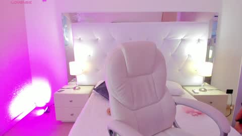 Chloe online show from January 2025 11:27:02 AM