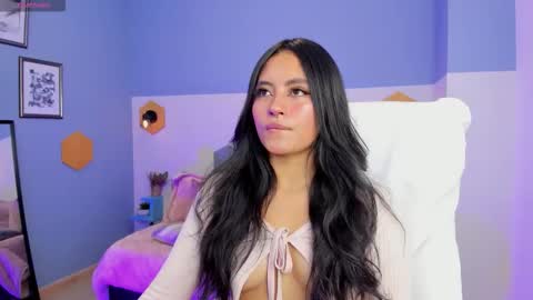 Chloe online show from October 2025 03:34:01 PM