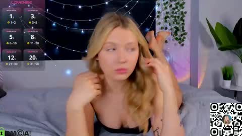 Snapshot of chloe_lov_ chatting on February 2026 01:17:01 AM Chloe Lov GTM2 Mon Tue Thu Sat Sun 0400am - 1030m online show from February 2026 01:17:01 AM