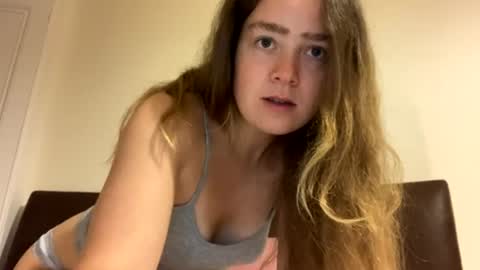 Snapshot of chloe_lovesit chatting on August 2026 10:19:02 PM Chloe online show from August 2026 10:19:02 PM