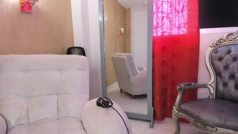 Snapshot of chloe_luxury chatting on May 2026 02:46:02 PM chloe_luxury online show from May 2026 02:46:02 PM