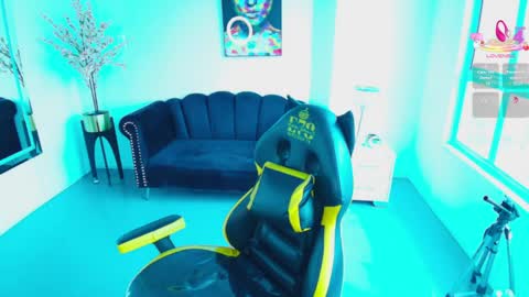 Chloe  online show from April 2026 07:29:01 PM