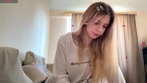 Snapshot of chloe_show chatting on July 2026 01:21:01 PM hloe online show from July 2026 01:21:01 PM