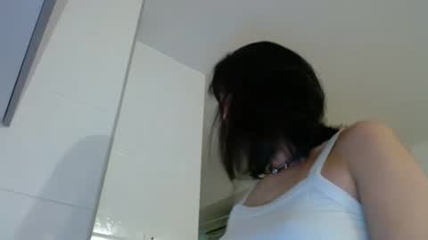 cloes  online show from September 2025 12:32:02 AM