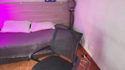 Snapshot of chloe_stark_ chatting on May 2026 12:22:02 PM chloe_stark_ online show from May 2026 12:22:02 PM