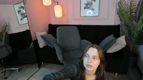 Chloe online show from May 2026 02:01:02 PM