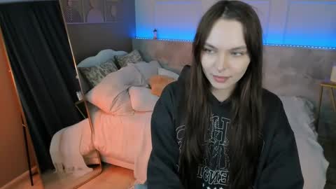 Chloe online show from May 2026 02:04:01 PM