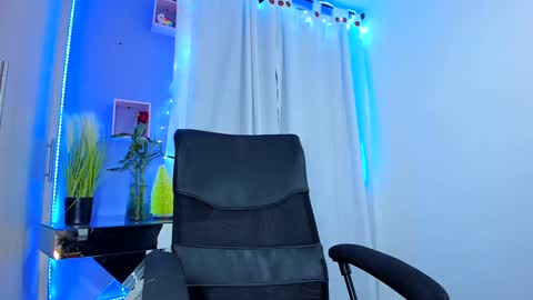 Snapshot of chloe_sweet7 chatting on December 2024 05:07:02 AM Chloe Miller online show from December 2024 05:07:02 AM