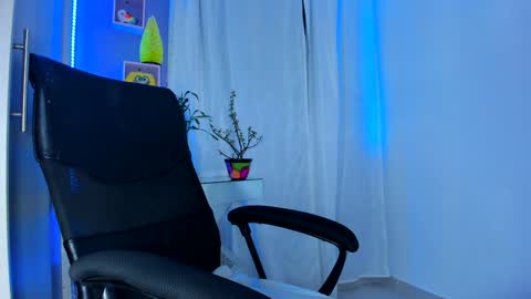 Snapshot of chloe_sweet7 chatting on December 2024 12:05:02 AM Chloe Miller online show from December 2024 12:05:02 AM