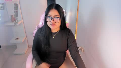 chloe_t2 online show from May 2026 02:07:01 AM