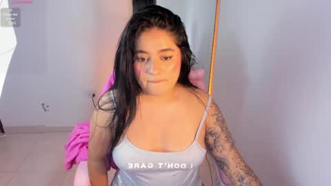 chloe_t2 online show from June 2026 01:23:01 AM