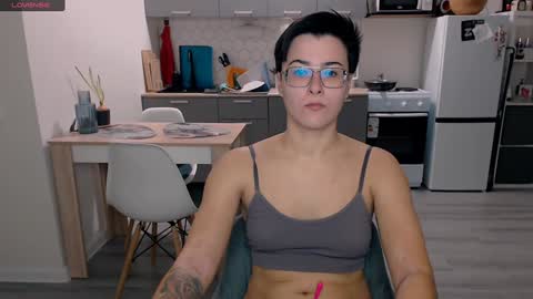 Snapshot of chloe_x_ chatting on December 2024 09:59:02 PM Eva and Sandra online show from December 2024 09:59:02 PM