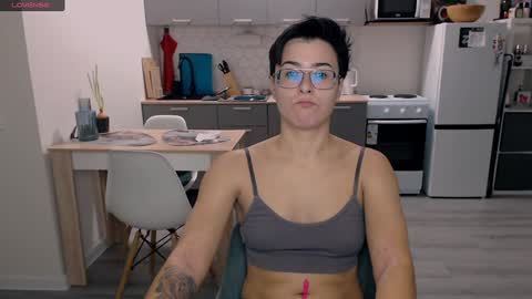 Snapshot of chloe_x_ chatting on December 2024 11:34:02 AM Eva and Sandra online show from December 2024 11:34:02 AM