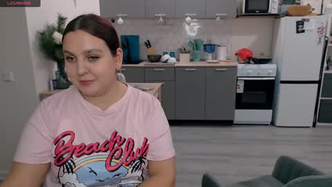 Snapshot of chloe_x_ chatting on December 2024 05:50:02 PM Eva and Sandra online show from December 2024 05:50:02 PM